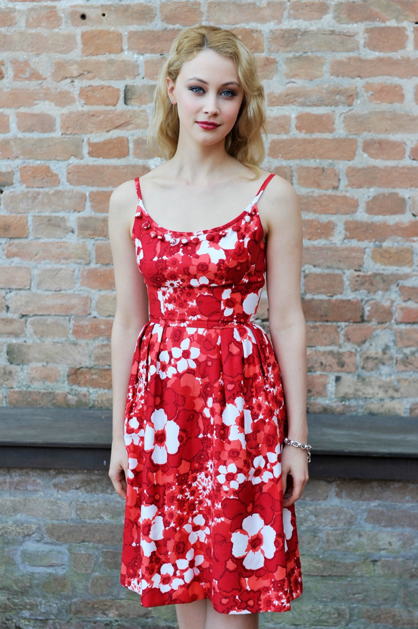 002.jpg 002.jpg